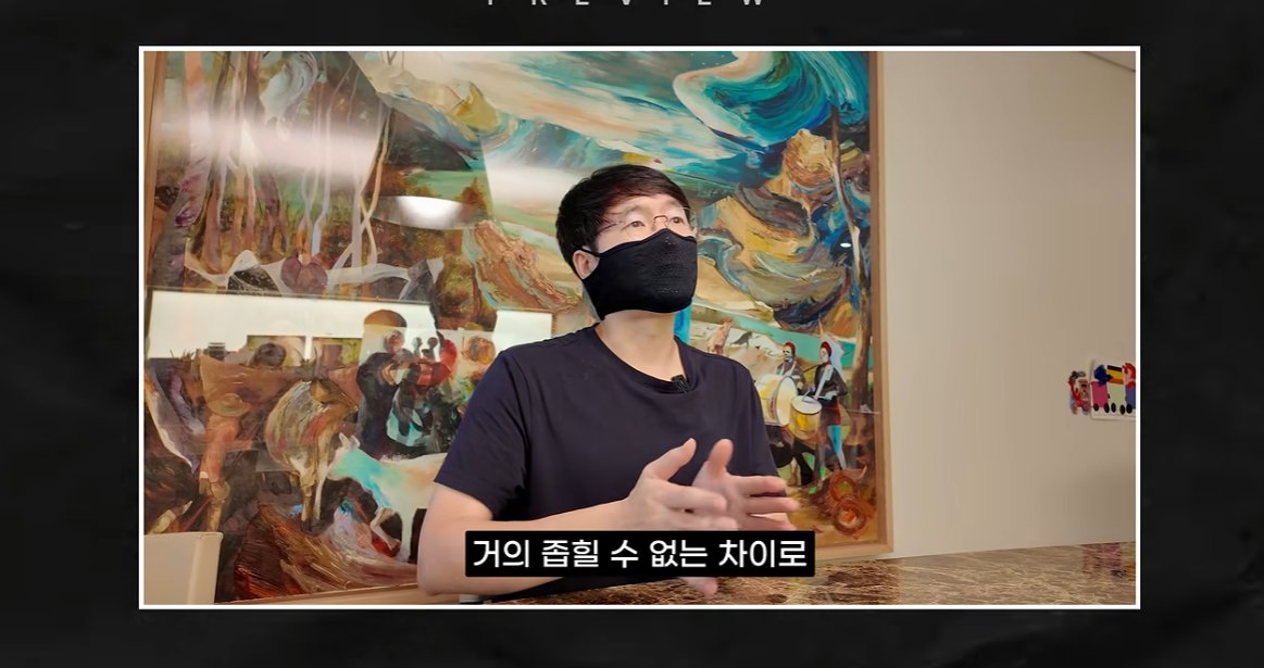 donbaek2's tweet photo. 30대가 인생에서 마지막 기회인 이유

30대에 돈 자체보다 ‘레버리지’를 만들어야 한다고함
그 차이가 처음에는 작은 차이로 시작하지만
10년, 15년이 지나면 따라잡기 힘든 격차가 된다고 함

1. 30대에는 최소 하나의 무기를 만들어야 함

40대에 돈이 터지는 사람도
실제로는 20~30대부터 준비한 경우가 많음.

30대에 만들어야 할 건

커리어 / 전문성 / 자격증 / 브랜드
/사업 / 네트워크 / 투자 중 최소 1개.

39살까지 큰돈을 못 벌었더라도
레버리지가 있다면 40대에 폭발할 수 있음.

반대로 30대를 그냥 보내면
40대에 처음부터 다시 시작하기가 훨씬 어려워짐.

2. 평범한 사람도 상위 10~15%까지 갈 수 있음

특별한 재능이 없어도
정말 독하게 노력하면 100명 중 10~15등 정도까지는 
갈 수 있다고 봄.

문제는 실제로 그 정도까지
꾸준히 노력하고 방법을 바꾸는 사람이 많지 않다는 것.

결국 30대 10년을 어떻게 보내느냐가 중요함.

3. 실패도 30대에 해야 하는 이유

20대 후반~30대 ��반의 실패는
다시 벌고 다시 시작할 시간이 있음.

하지만 40대의 실패는 규모 자체가 달라질 수 있음.

집값 수준의 돈을 잃을 수도 있고
가족·생활비까지 책임져야 하기 때문에 
복구가 훨씬 어려움.

특히 요즘같이 주식이 광풍일때
무리한 빚투는 정말 최악임

4. 30대에 반드시 만들어야 하는 습관

진짜 중요한건 실행력임

30대에 10년 동안 꾸준히 실천하고 있는사람이라면
40대가 되어 3개월, 1년 만에 따라잡기는 어려움

그래서 30대에는

실행 → 실패 → 방법 수정 → 다시 실행

이 사이클을 최대한 많이 경험해야 함.

예전에는 빠르게 성공하는 방법이 있다고
생각했었음

그래서 코인이라던지 테마주라던지
고배레버리지 투자를 많이했음

근데 지나고 돌이켜보면 나는 거기에 맞지않는사람이었음
천천히 꾸준히 하던거 열심히 했었어야 했���

아마 대부분에 많은사람들이 비슷한거임

아직 늦지않았음
내가 하는 분야에서 꾸준히 성취를 얻는게 
남은 인생을 살때 분명히 도움이 많이 될것임