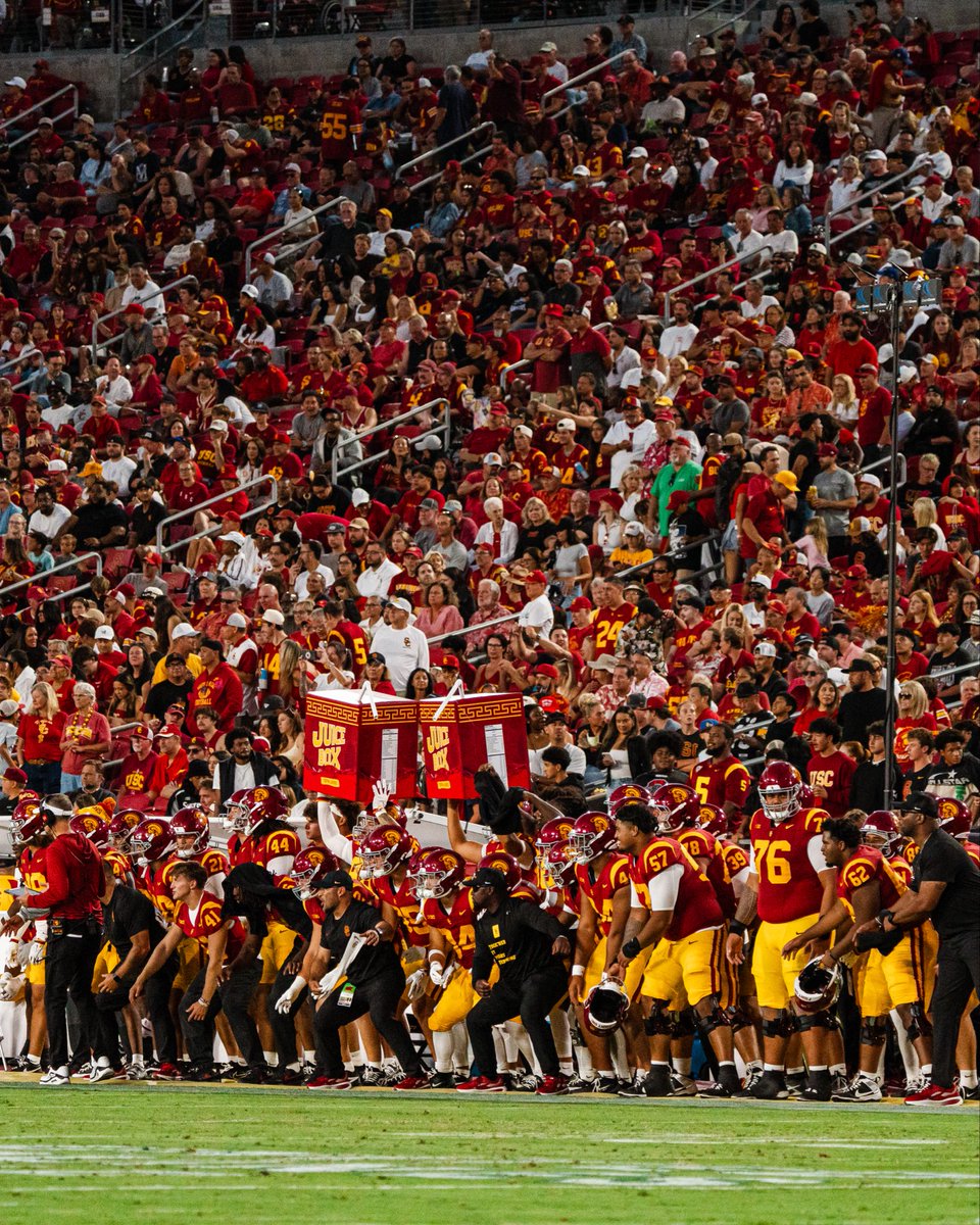 uscfb's tweet photo. shots from the shutout 📸🚫 https://t.co/QNspASfVlt