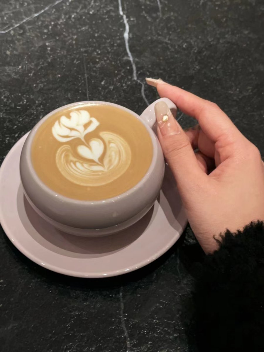 ElifOzerabyo's tweet photo. Hey! Just grabbed a extra latte—want me to save you a sip later ， https://t.co/nyensv4uqC