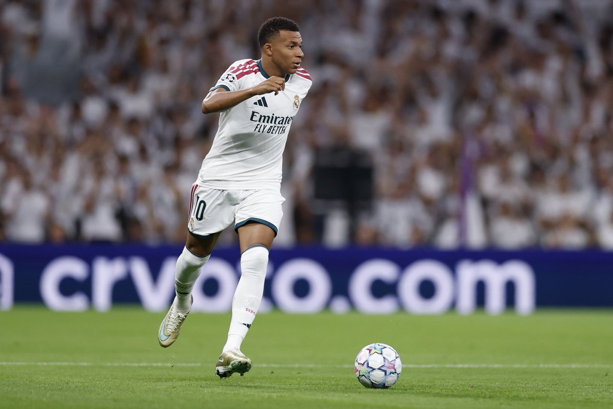 KMbappe's tweet photo. Noche de Champions en el Bernabéu…🤍💪🏽 https://t.co/olNMg7E3E5