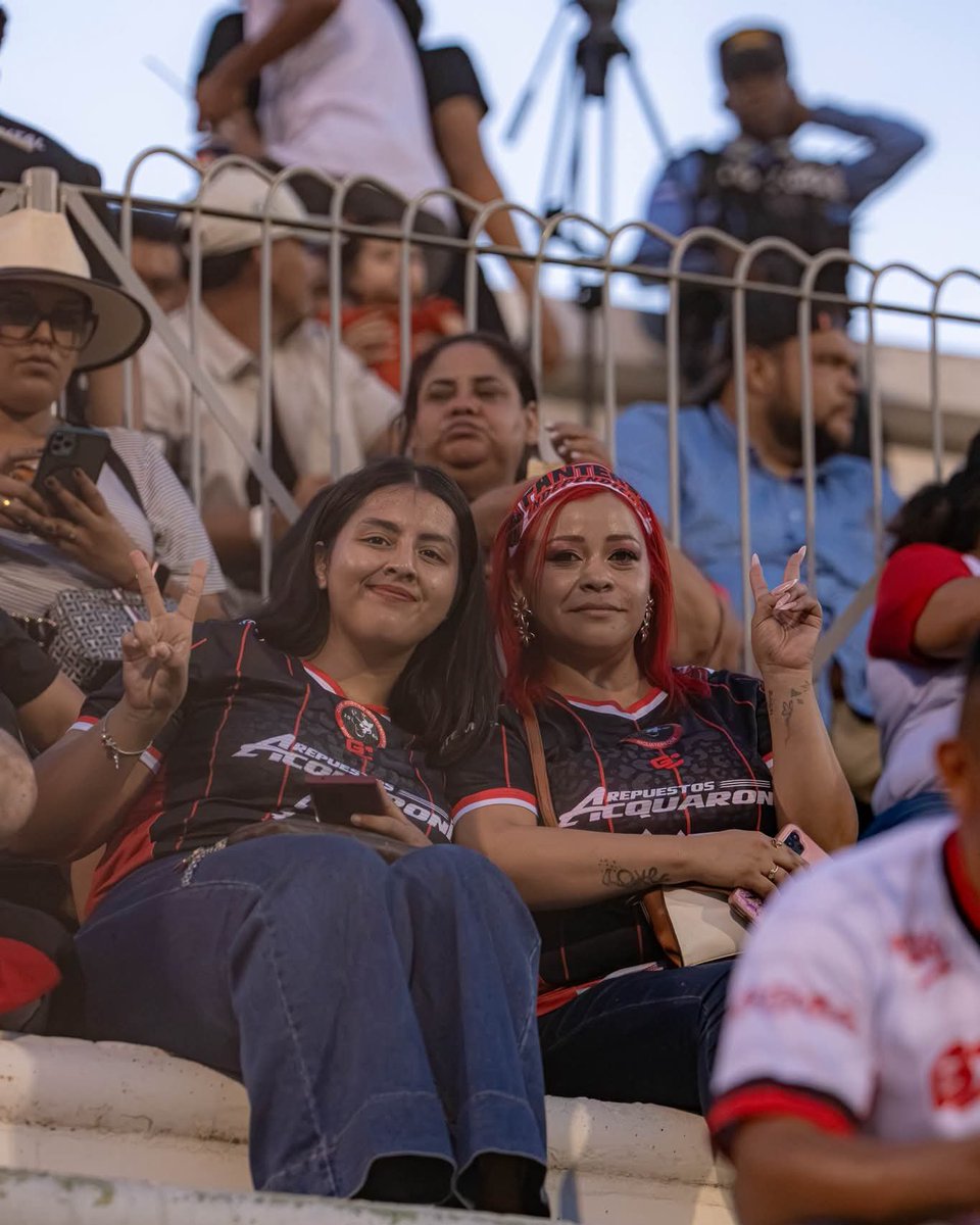 CAISiguatepeque's tweet photo. Gracias a nuestra Afición ⚫🔴
Gracias por alentar, por creer y por defender estos colores con el mismo orgullo y pasión que nos representa. Ustedes son parte de nuestra historia y la energía que nos impulsa a seguir luchando. 🐾
#panteras #gentevaliente #vamosinde #siguatepequ https://t.co/y2JKRCBvhE