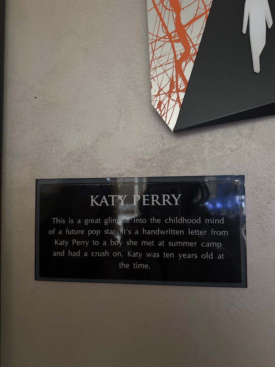 finlaycw_'s tweet photo. checked into my hotel in tenerife &amp; tell me how they have a handwritten letter from kp when she was 10 years idk 😭😭😭 https://t.co/Tp93BHLVF9