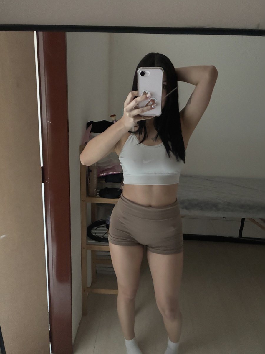 darlingbabx3's tweet photo. feeling like the lead role today ☁️✨ https://t.co/2PlpI89Yh7