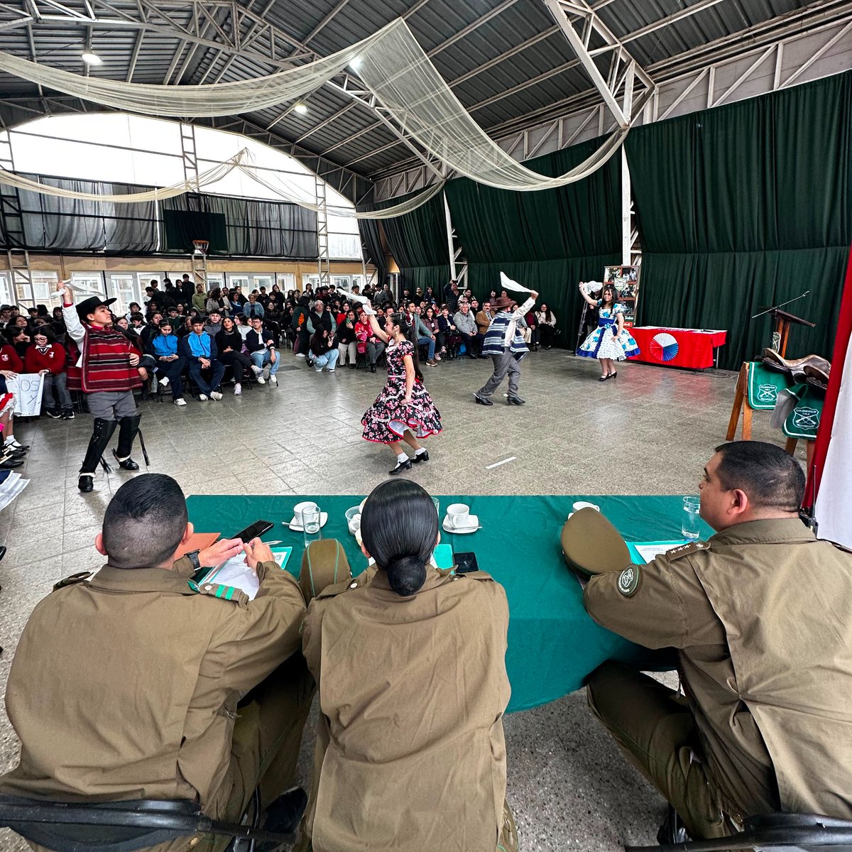 CarabLosRios's tweet photo. #Valdiviacl: Con éxito se desarrolló el 1° Campeonato Escolar de Cueca organizado por la Subcomisaria Óscar Cristi Gallo y que contó con la participación de diversos estudiantes que demostraron su destreza y talento, fortaleciendo las tradiciones patrias.
#CarabinerosDeTodos https://t.co/SXnvLONLQA