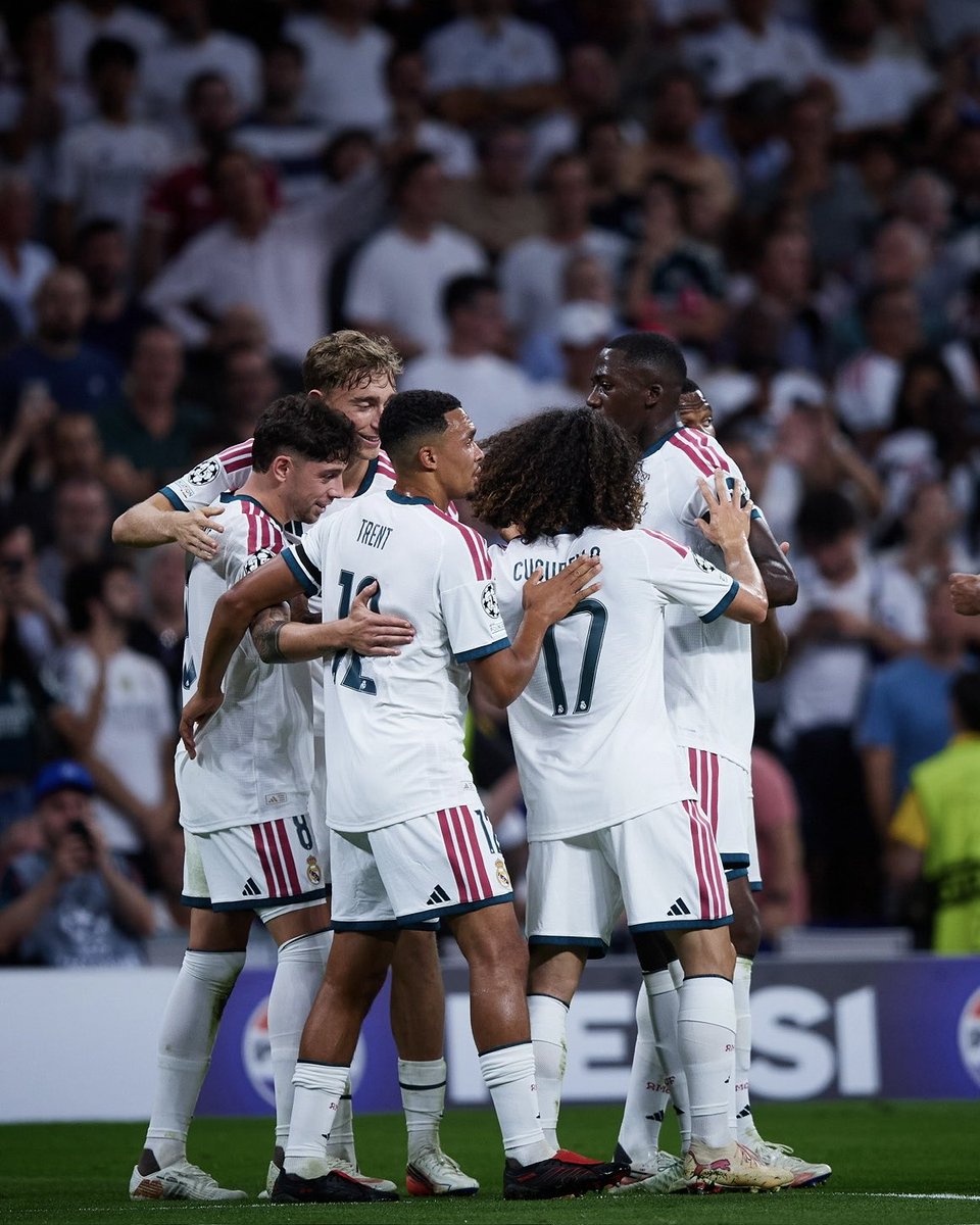cucurella3's tweet photo. Primera noche de Champions en el Bernabéu 😍 https://t.co/L7irmsYNUS