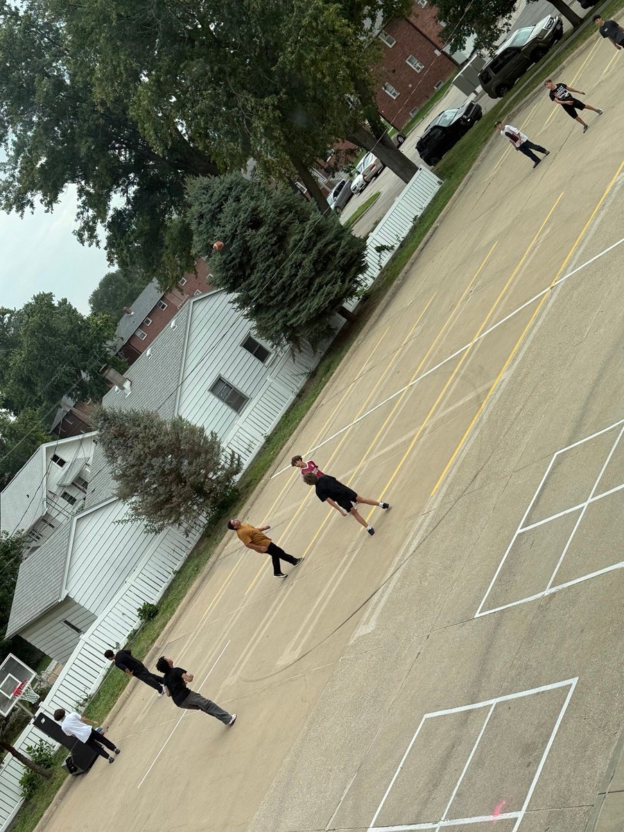 OPS_Virtual's tweet photo. High school club time is underway and we are having a blast!! Students participate in Board games, video games, Minecraft, and outdoor clubs. https://t.co/E1iKhgJPa4