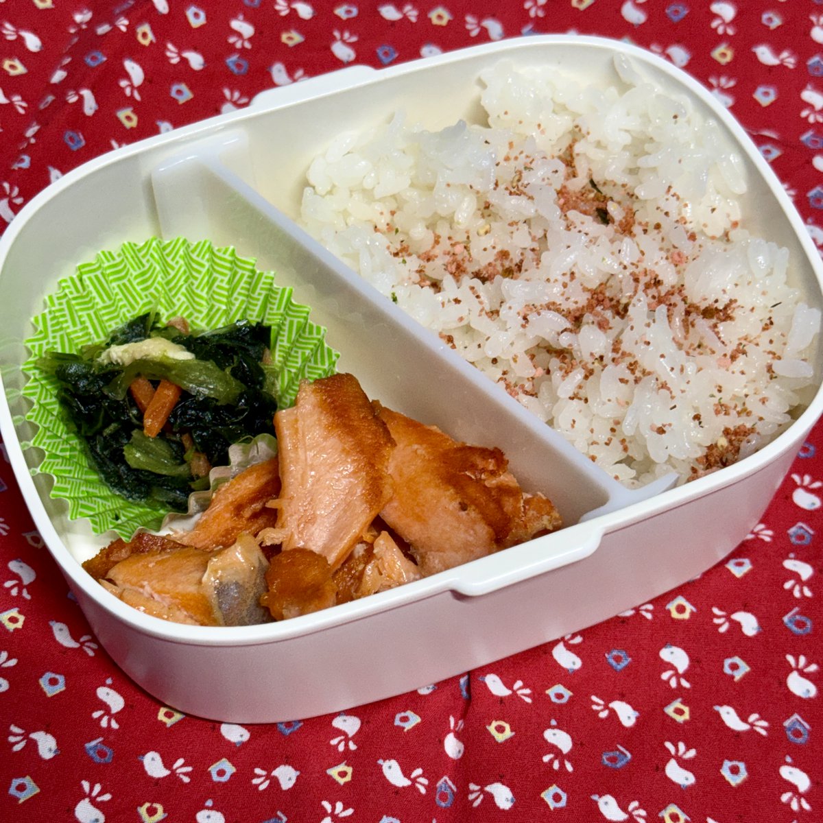 BoysLunch's tweet photo. 9/9
おはようございます。
今日の #お弁当 は焼き鮭弁当
#料理好きな人と繋がりたい #弁当男子 https://t.co/iRHD2kEREI