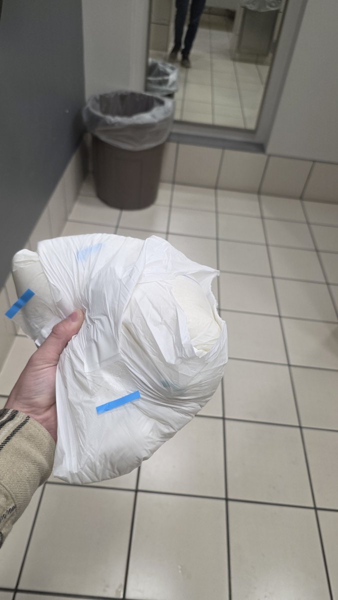 diaperfurryfox's tweet photo. #stent at school https://t.co/gjawwhBKyX