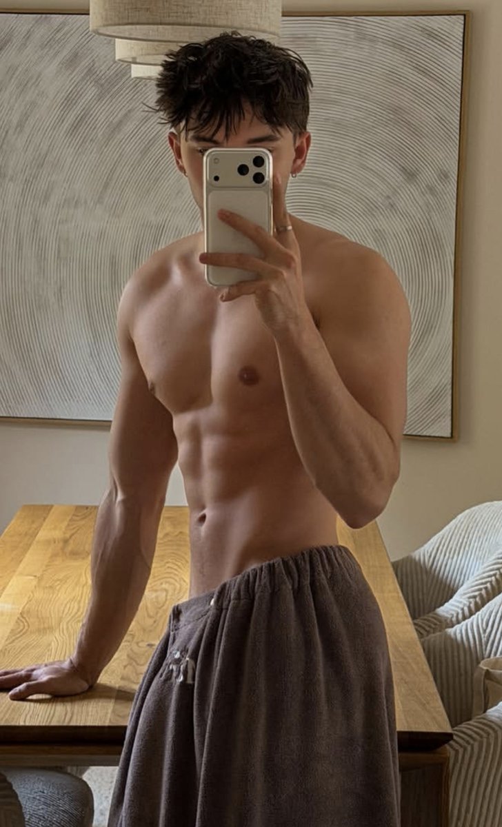 _master87's tweet photo. Honnêtement, je préfère sans 🥵🫣🤤 https://t.co/Y5JcQ527PE