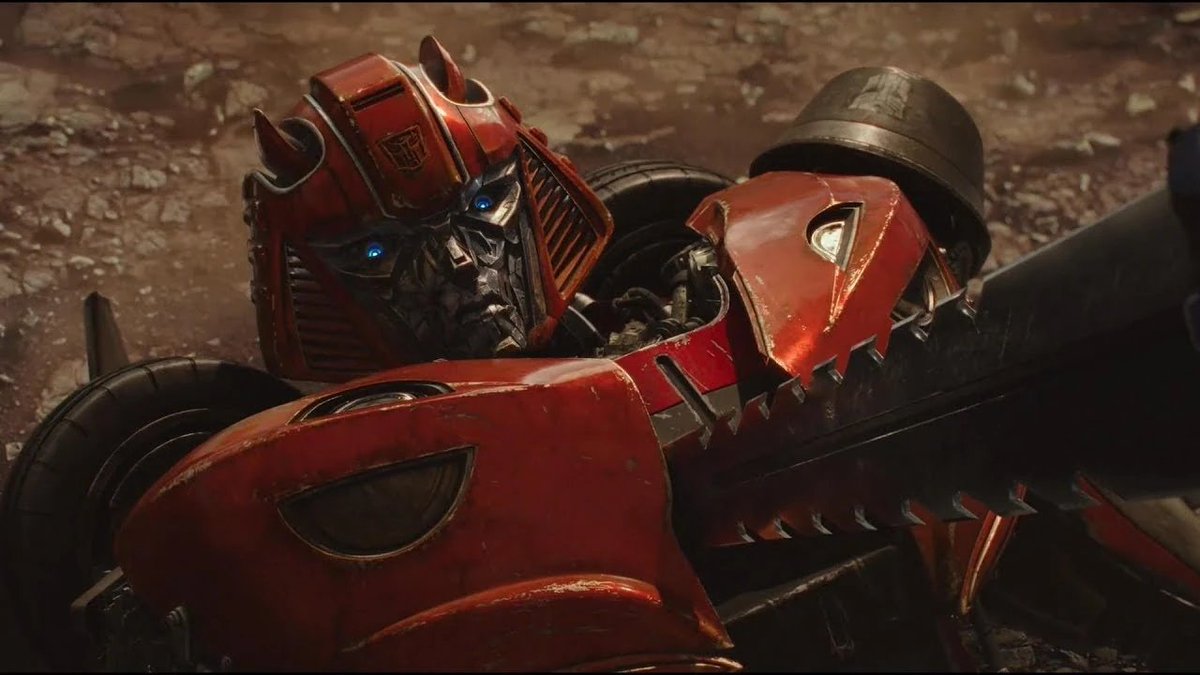 Skywarp555's tweet photo. Al chile para mi esto es lo peor de la película de Bumblebee 
No solo porque alimento más un mito en el Fandom que ni en su tiempo daba risa,sino que se siente innecesariamente cruel hacia Cliffjumper https://t.co/LKuUnVBgb5