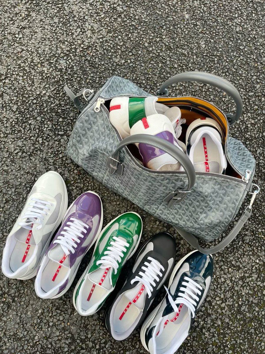 SaintCuz's tweet photo. プラダのカップにスプリームジーンズを合わせてください

match the Prada cup with Supreme jeans https://t.co/zK2ls44qKZ