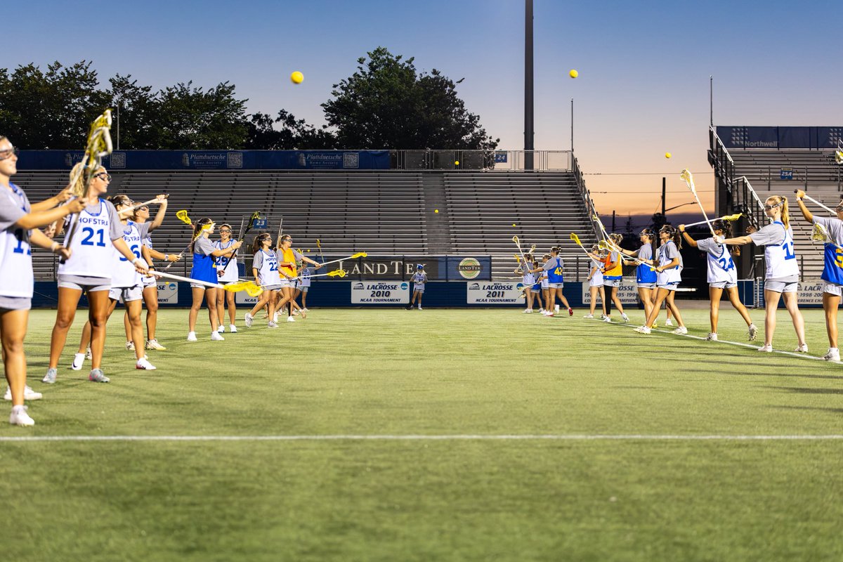 HofstraWLAX's tweet photo. Up before the sun. It’s Day One. 🌅🥍

#PrideOfLI https://t.co/qZfZsuxdLD