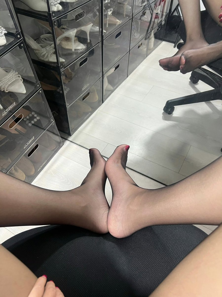 sonay_mutluer's tweet photo. 早安，发情的贱公狗，妈妈要盘你的狗Jb

#女S #调教 #女王 #视频 #丝袜 https://t.co/r3CYyJWvg1