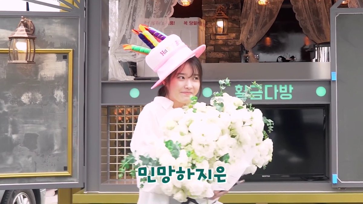 pradaUAENA's tweet photo. Good morning 🌞🇸🇽 Mary &amp; UAENA across the world

Less 24 hr before big day IU. Less 24 hr before our UAENA friend @filipe910910 bday too🫢🫣

Let Jingni knew she loved many people  💕︎ ♡🥺

I still follow 1-by-1 UAENA w/ my backup acc☺🥺
https://t.co/etxUBcSGL7 https://t.co/fG21m9ItKo