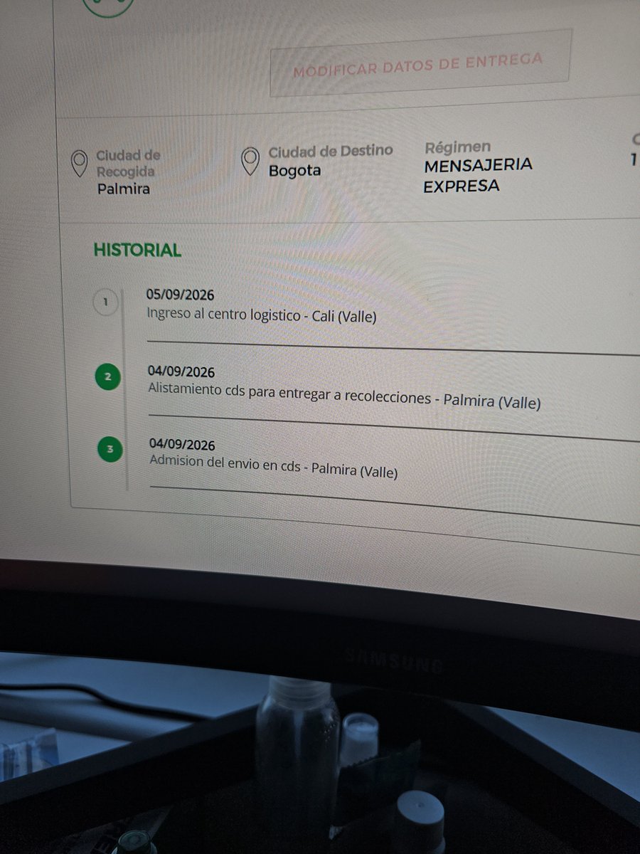 seapriesgos's tweet photo. @Servientrega_ms como se explica que se envie un paquete pequeño el 4 de septiembre de Cali para Bogotá y hoy sea 8 y según la pagina no hay reporte sino hasta el 5 de septiembre. Pregunto que paso con mi envio. Llegará o alguien se lo apropio. https://t.co/dtlnvJDJAA