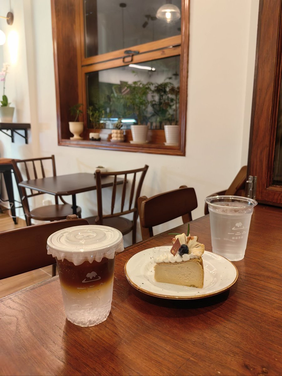 AnaIrene10's tweet photo. Just wrapped up a quick work trip to Seoul — amazing street food and even better coffee runs between meetings! https://t.co/2g4QUuSXOz