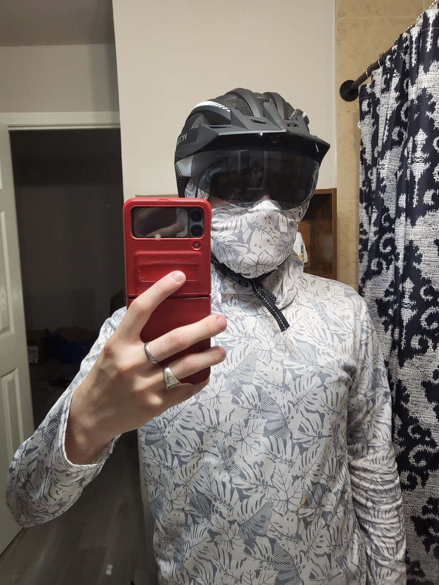 ManchildNet's tweet photo. I only ever ride my bike to work and back but i dont pllay about the fit https://t.co/SpiqJl2IuN