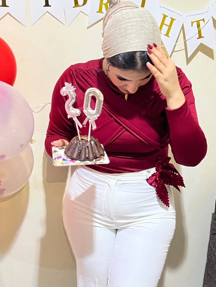 mfelo837's tweet photo. @bent_khadija_ الحجاب يا مسلمة عمره ما يمنعك من اظفار
مفاتنك، انوثتك و جسمك ملك ليكي و لشهوتك و
متعتك٬ انا عارف انك من جواكي نفسك تلسي
ضيق، عارف انك نفسم تشوفي نظرات الشهوة
على بزازك و فخادك و كسك المرسوم فلبسك
الضيق، اتمتعي و اتحرري و عيشي متعتك بدل
الكبت و الضلمة تقدري تعيشي متعتك و شهوتك https://t.co/wqjZIMJL0B