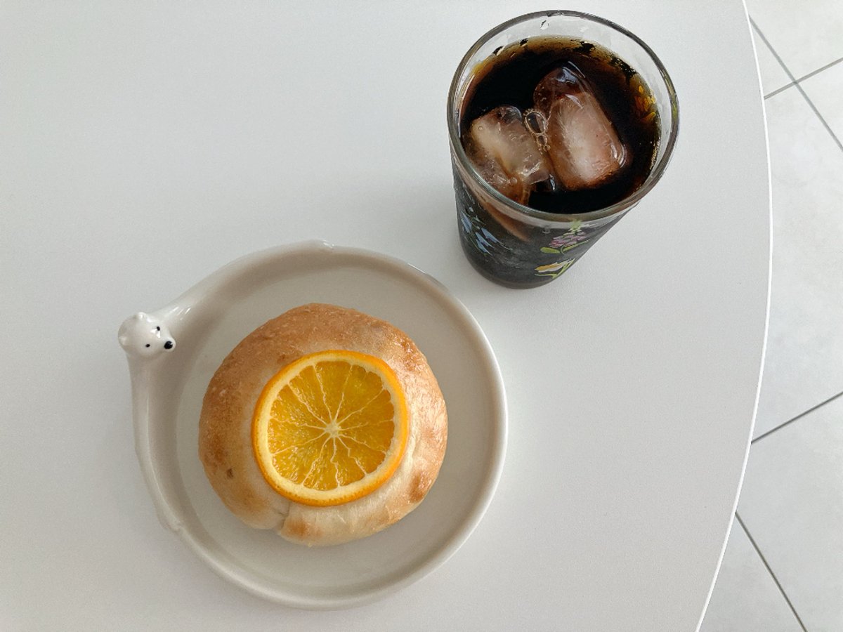 cfcf9zm's tweet photo. オレンジチョコベーグル🍊🍫🥯 https://t.co/sRxUCftDdm
