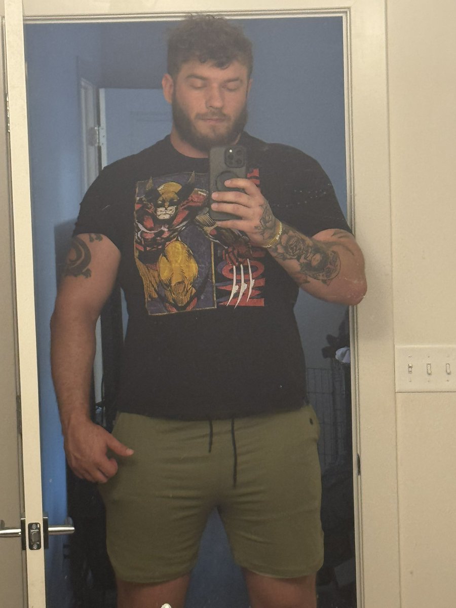 thegiantpanda21's tweet photo. Do we think I can reach 350lbs before my December strongman competition? 328 this morning 💪🏻 https://t.co/eSxrlDS1Cr
