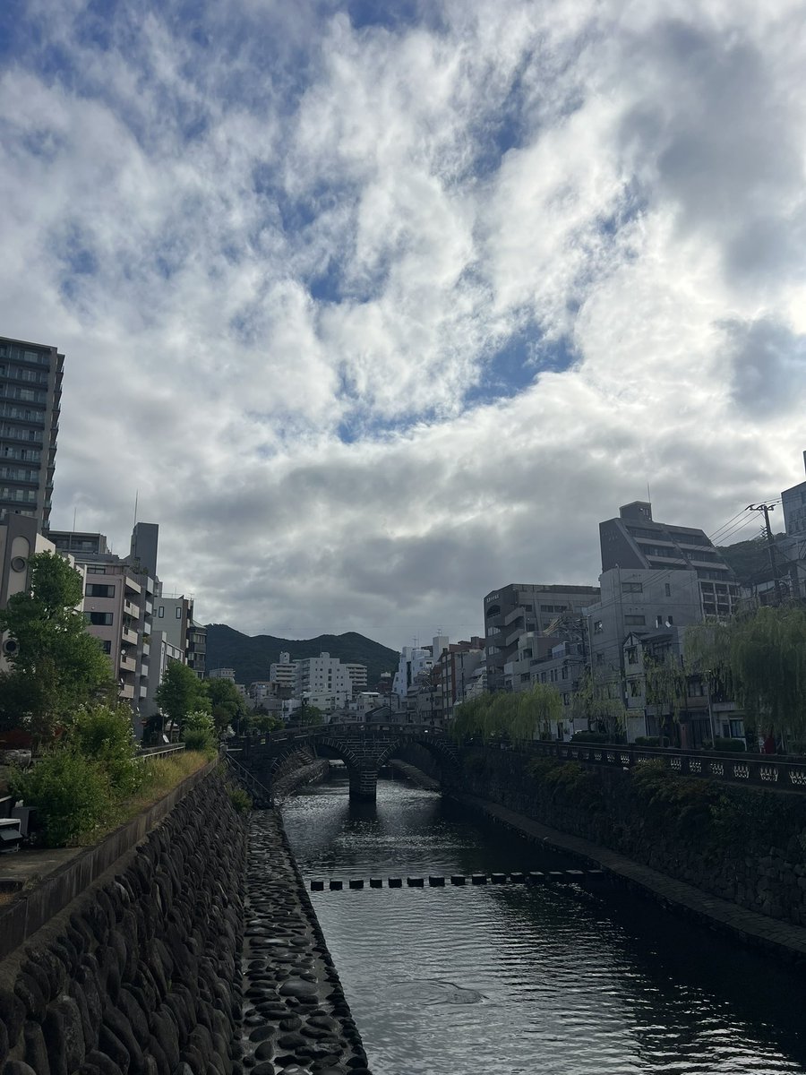momonoeyes's tweet photo. September ninth
It's a sunny day！

 #NO13
 #ELLEGARDEN https://t.co/MoV9tmONvb