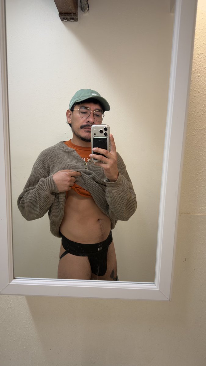 Leon_Luna_'s tweet photo. laundry day #gay #jockstrap #bulge https://t.co/yOuQDmWo7A