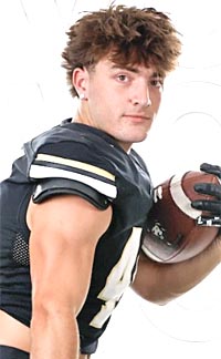 CalHiSports's tweet photo. Congrats Ethan Chase (Archbishop Mitty, San Jose).
NorCal Defensive Player of Week.
In quality win vs Clovis North, he had four sacks &amp; 12 tackles. Returning All-WCAL 1st team LB.
@DarrenSabedra @WCALSports @MittyHSfootball 
https://t.co/JRwL410CtW https://t.co/JUtfQimuCW