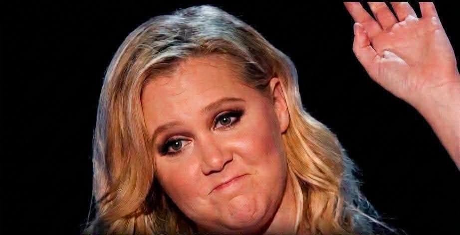 Evelyn001d's tweet photo. AMY SCHUMER SAYS SHE WILL REFUSE TO LIVE IN A COUNTRY RUN BY DONALD TRUMP*. I'M READY TO MOVE TO LONDON.

YOUR THOUGHTS? https://t.co/4vxDP3ORn0