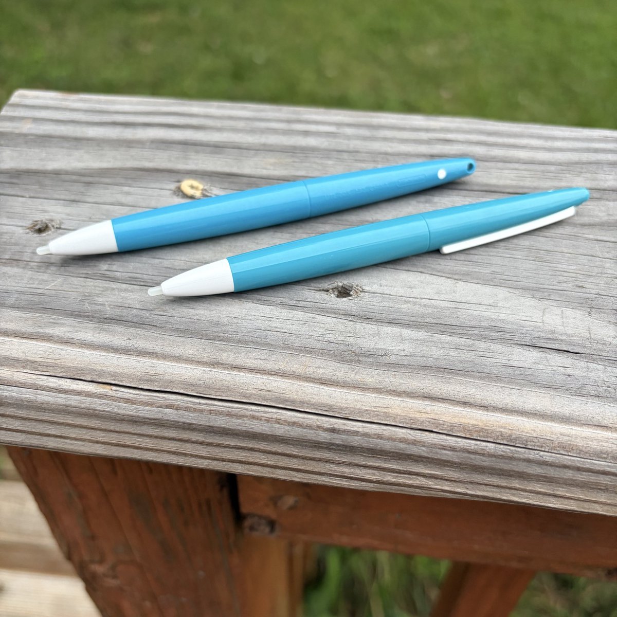 Closet2Shop's tweet photo. New Lot of 2 Blue &amp; White Nintendo DS/3DS Stylus Pens Gaming Accessories
🩵🩵🩵 Available in our @eBay #shop 

God bless❤️

https://t.co/GOWwVFMDkq

#ebay #ebaystore #sellingonebay #nintendo #gaming #nintendods #stylus #forsale https://t.co/uKtriGDwyH