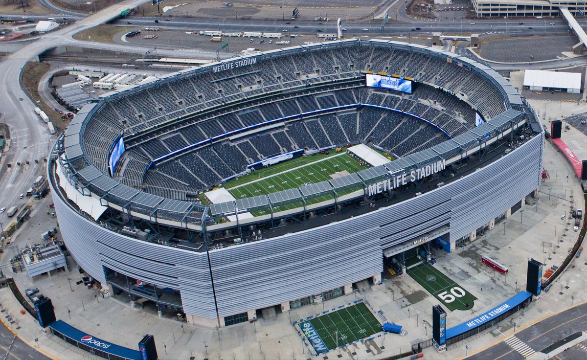 MYSPACEBB's tweet photo. 🚨Os ingressos do show do BIGBANG no MetLife Stadium estão oficialmente esgotados. O grupo se torna o primeiro e único ato da 2ª geração a esgotar um estádio da NFL. 

#BIGBANG #빅뱅 https://t.co/T06epEZx8f