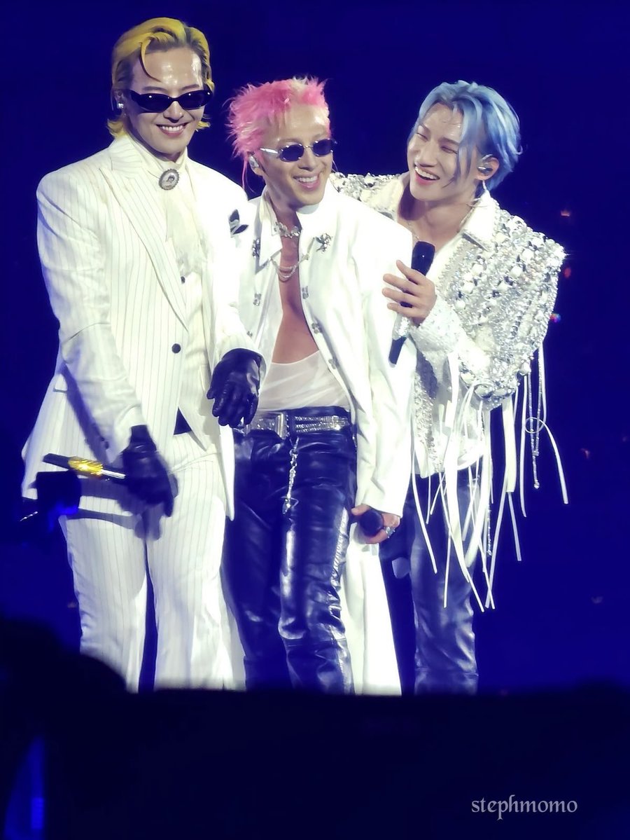 MYSPACEBB's tweet photo. 🚨Os ingressos do show do BIGBANG no MetLife Stadium estão oficialmente esgotados. O grupo se torna o primeiro e único ato da 2ª geração a esgotar um estádio da NFL. 

#BIGBANG #빅뱅 https://t.co/T06epEZx8f