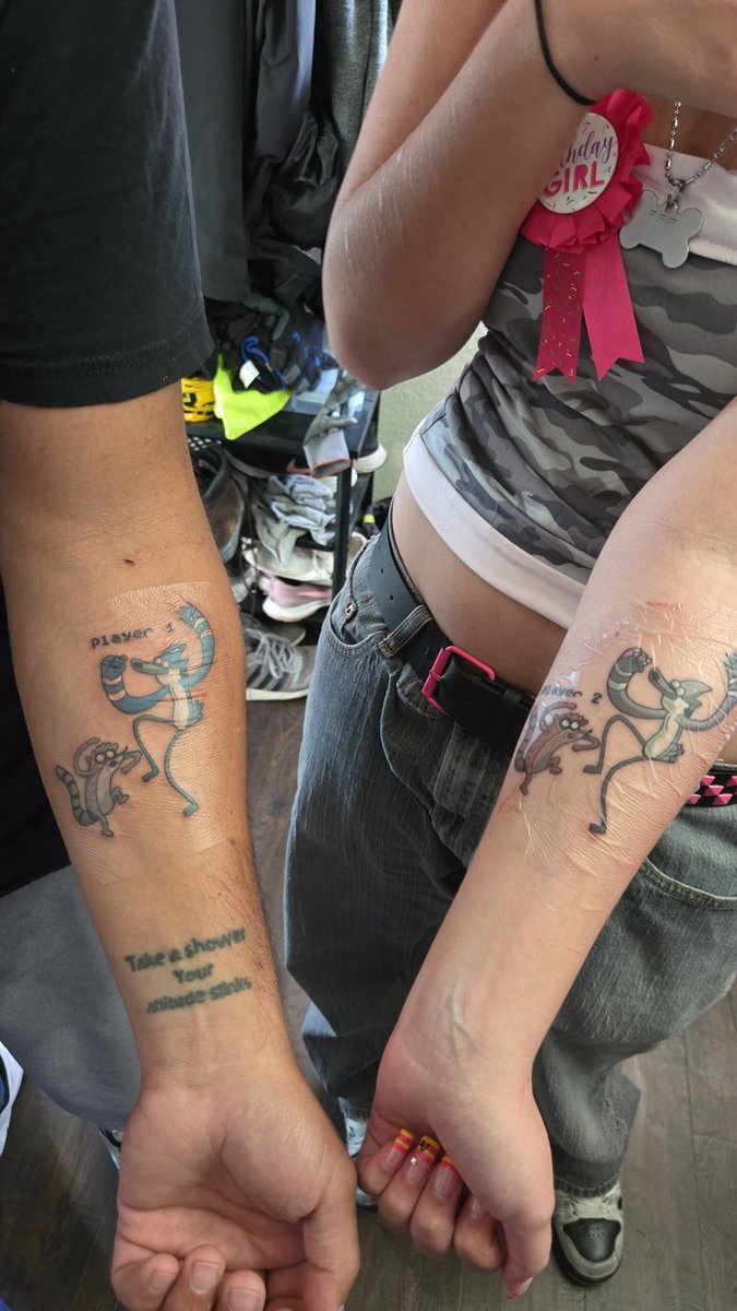 Elixus69's tweet photo. Got a new tattoo today with my daughter (her first)!  @JGQuintel https://t.co/slKaiK9ioU