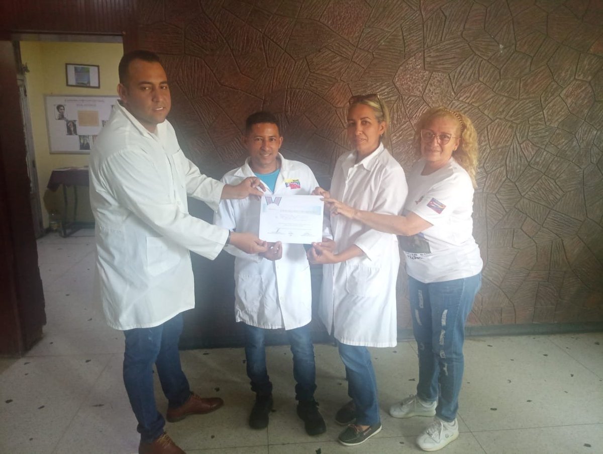 LAR_2025's tweet photo. Se realiza Jornada Científica de Medicina Familiar, con trabajos científicos orientados a dicha especialidad, resultando Relevante: "Diabetes Mellitus.Presentación de caso" por el Dr. Yorleidis López, Diplomante en Terapia Intensiva del CDI Casa Sindical.#CubaCoopera https://t.co/eAmbsw8AGD