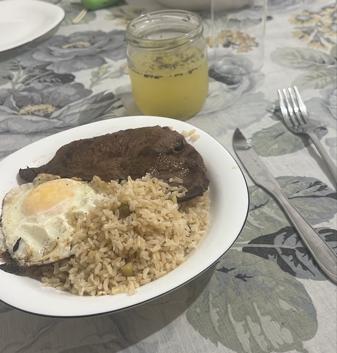 mlkdomSP2's tweet photo. Cagão farto pras bicha não passa fome , quem tanto pergunta oque eu como tá aí quase 1kg de almoço carne só comida de qualidade por isso cobro caro pelo merdão , chama implorando pra comer bosta quem sabe eu te alimento bicha fudida 😂😂💩💩💦😈🔥🖕⚡️🤢💦 https://t.co/U3rqJLixkC https://t.co/WNsk5x43br