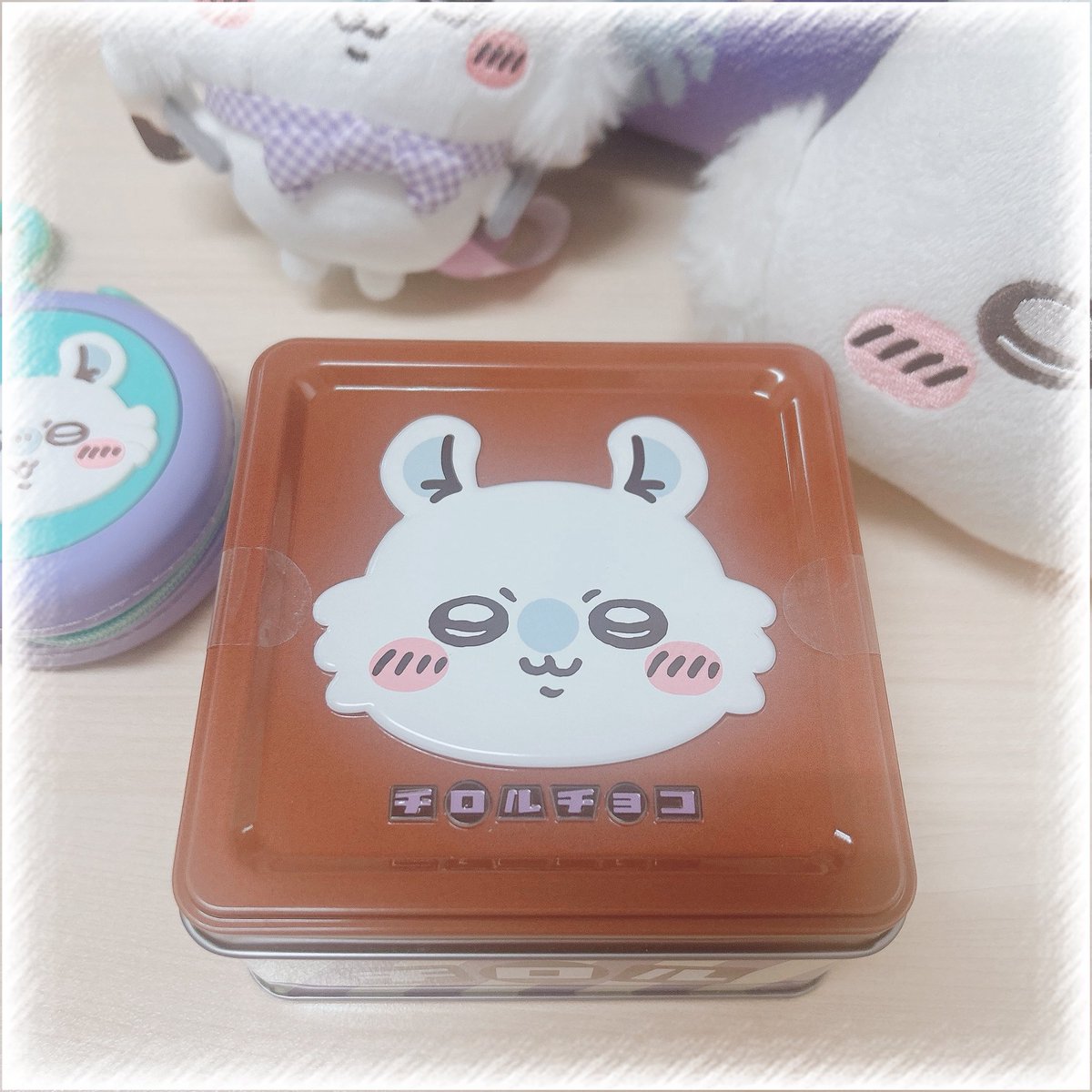 pui_memory33's tweet photo. スイングチャームを求めて休憩中売ってるか見てきたけど残念ながら売ってなくて😿でもそしたら視界にモモっちが入って可愛いチロル缶ゲットした😽💓食べ終わったら何入れようかな〜✨️ https://t.co/KNmxyYFXyY