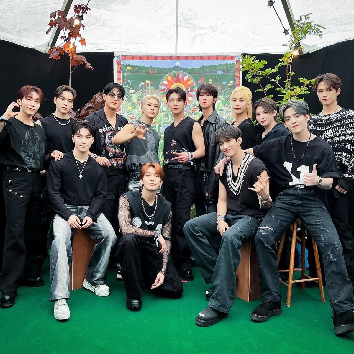 Kang_Moony's tweet photo. 🖤 𝒯𝐻𝐸𝑀 🖤 https://t.co/G1lQsFsm7k