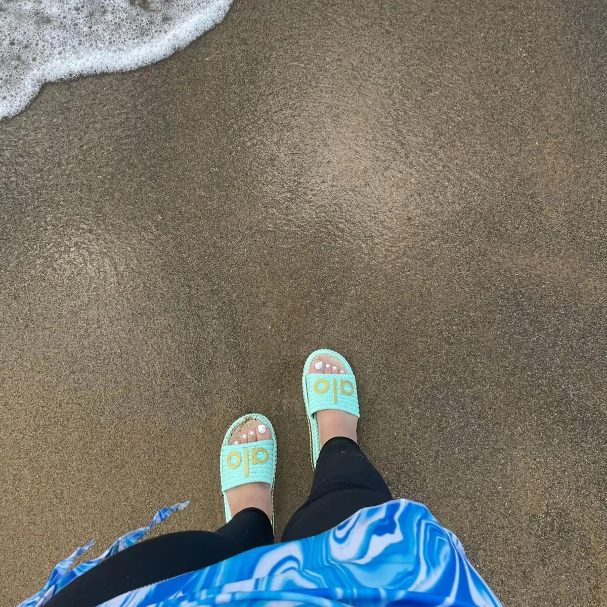 EstaGaunal13's tweet photo. My teacup cools, a silent lake, For every thought my spirit makes, A ripple starts to spread. I trace the condensation slow, Where fleeting memories might grow, On paths I used to tread, Or words I left unsaid. https://t.co/c4AvH9M4S4