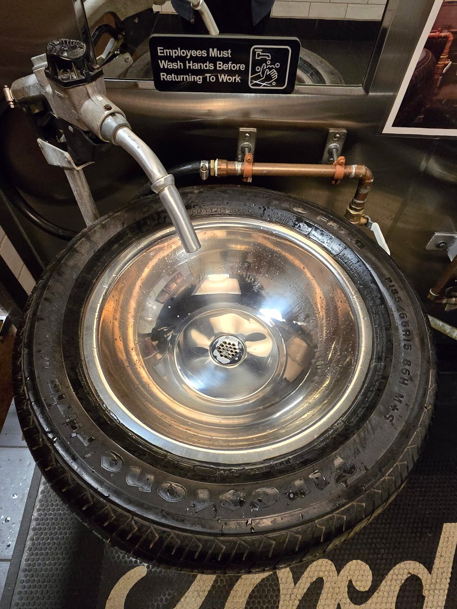 privycast's tweet photo. Toilet Tuesday 9/8/26
Another listener submission from Ford’s Garage in Panama City FL by Rose Snyder.
-
#privycast #toilettuesday #bathroom #candid #listenersubmissions https://t.co/kOXsbCp19b