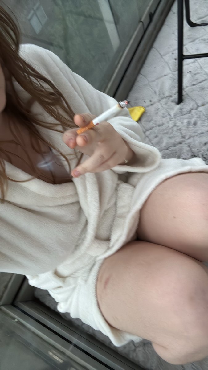 Roryofshtwt's tweet photo. Cigarette bc i cant sleep https://t.co/o2RuOmVwGS
