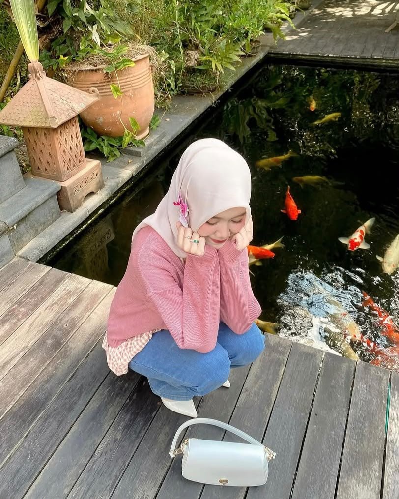 louveppy's tweet photo. Sweet like candy! 🍬 

Kombinasi cardigan pink dan gingham blouse yang perfect buat daily look kamu ✨

inner : https://t.co/X7XnPgLtMH
cardi : https://t.co/EHwHEILAyB
celana : https://t.co/jTpqYKIceP
tas : https://t.co/XkANy08Owq
heels : https://t.co/zwbhBJrN46

awaliadillaa https://t.co/ptwHhPsNeR