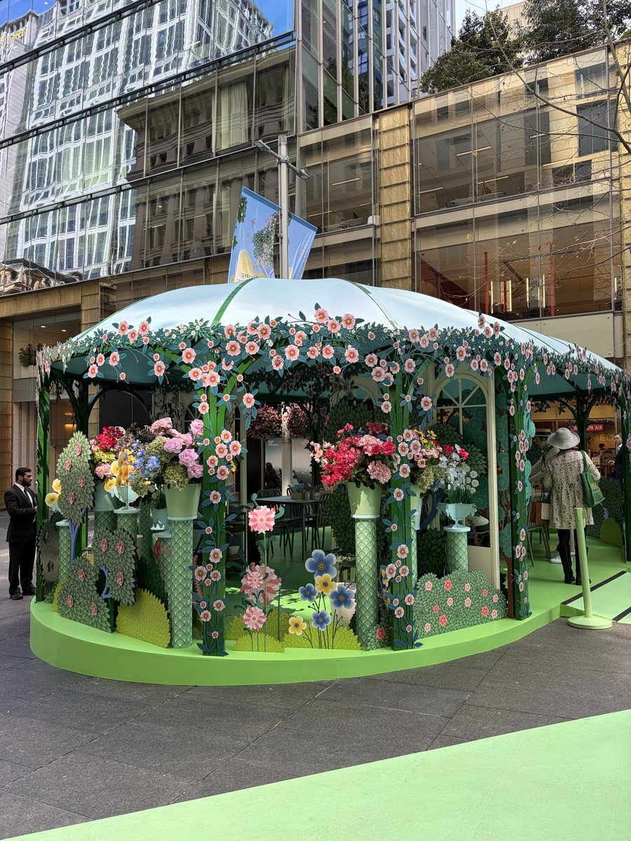susanooi's tweet photo. ENJOYING SPRING AT MARTIN PLACE, SYDNEY
#Sydney #NSW #AUS https://t.co/GwYcCgiGBZ