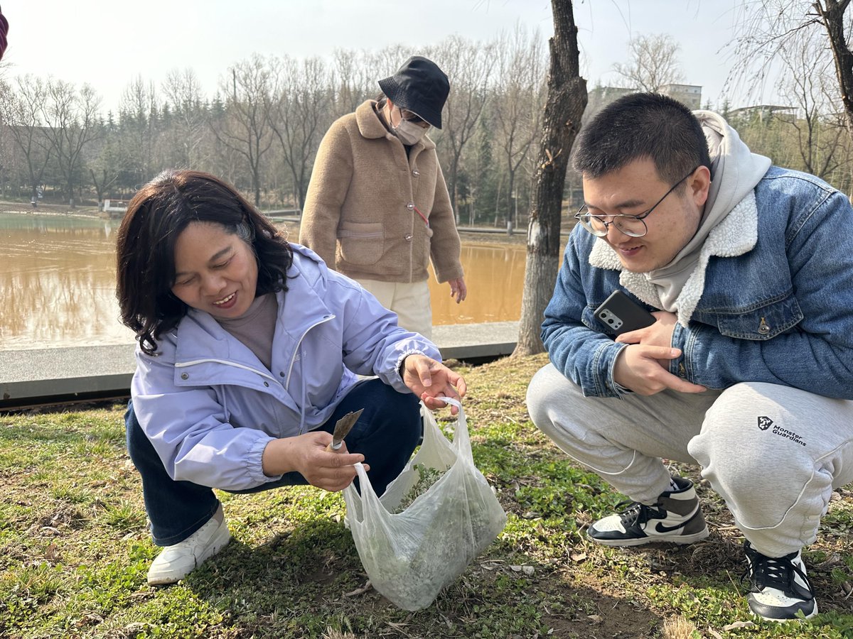 chevy198032's tweet photo. Saturday 2pm at Community Park! Join us for a free neighborhood clean-up u0026 picnic—bring gloves, a dish to share, and let’s make our space brighter together. All ages welcome! https://t.co/CUBgFLMurT