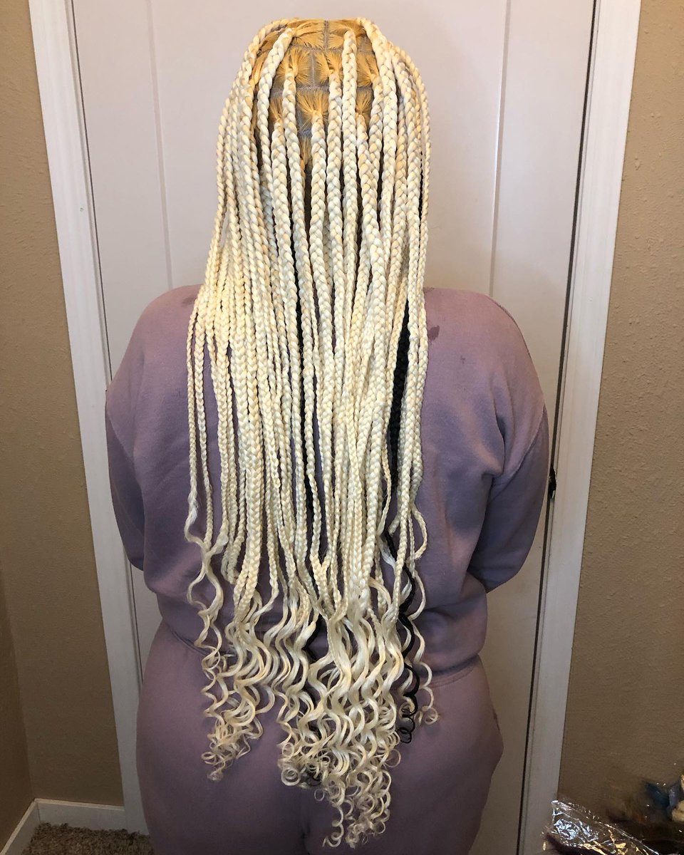BibiKeelyxwb's tweet photo. Beauty in white: medium knotless braids. When is your appointment? Book today. https://t.co/c1oGE9FMWu