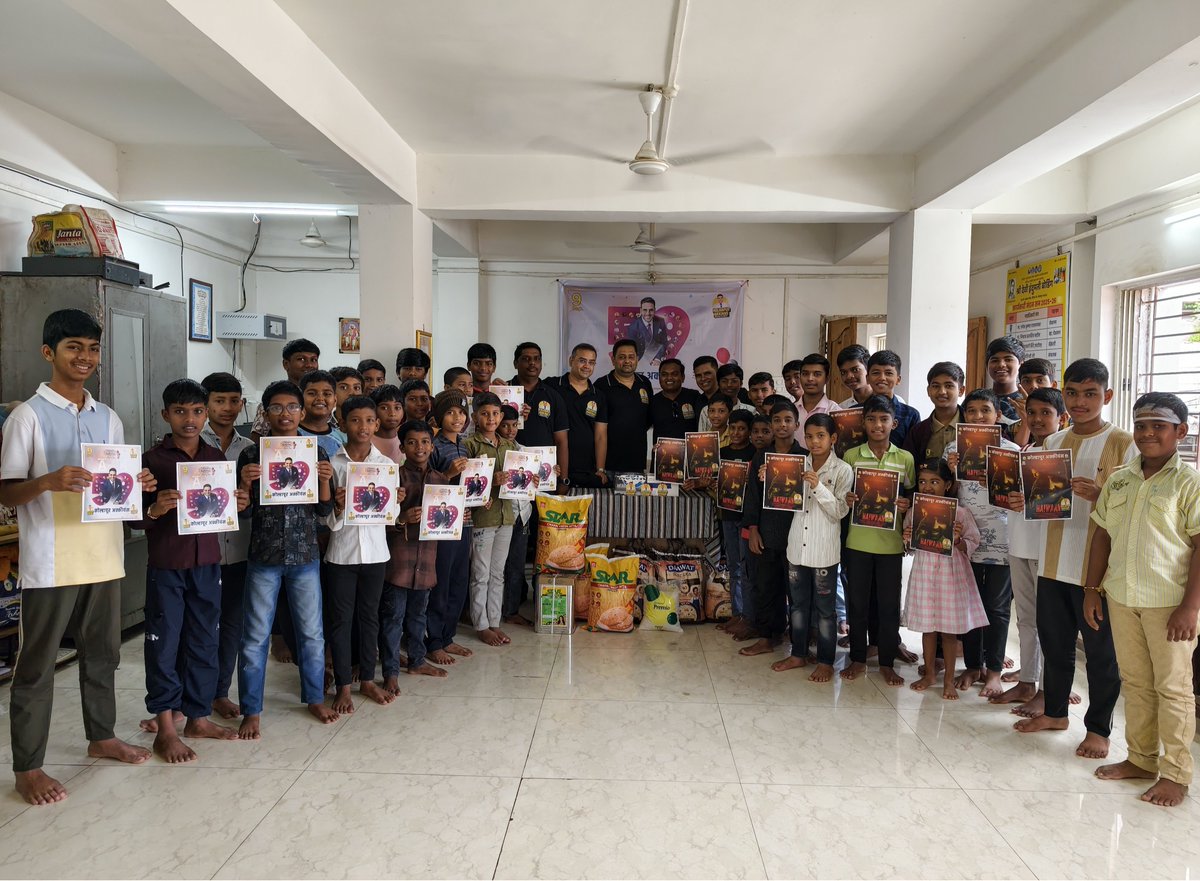 kolhapurAkkian's tweet photo. We #KolhapurAkkians with grace of Goddess Mahalaxmi, have celebrated
#HappyBirthdayAkshayKumar
Today 9am 59th Birthday of #Akshaykumar
by donating 2 month food &amp; essential items to a Homeless Shelter  for those Children who can't afford schooling orphanage children's
@akshaykumar https://t.co/tbq0H8pFZz