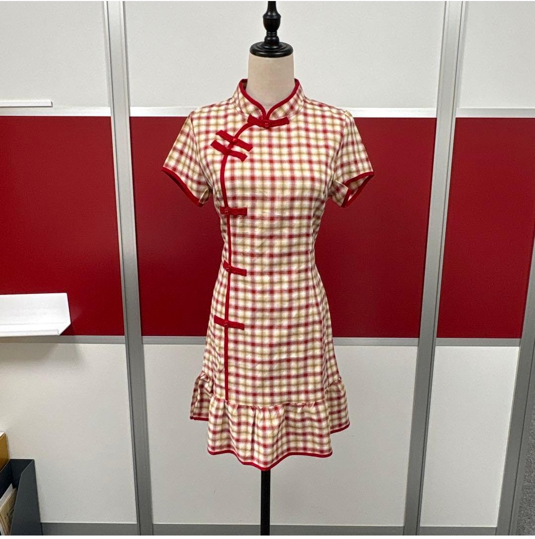 una0ji's tweet photo. メルカリで多分まだ誰にも見つかってない激安変わり種チャイナドレス出品者を見つけて発狂してる https://t.co/52OpoPrxQ7