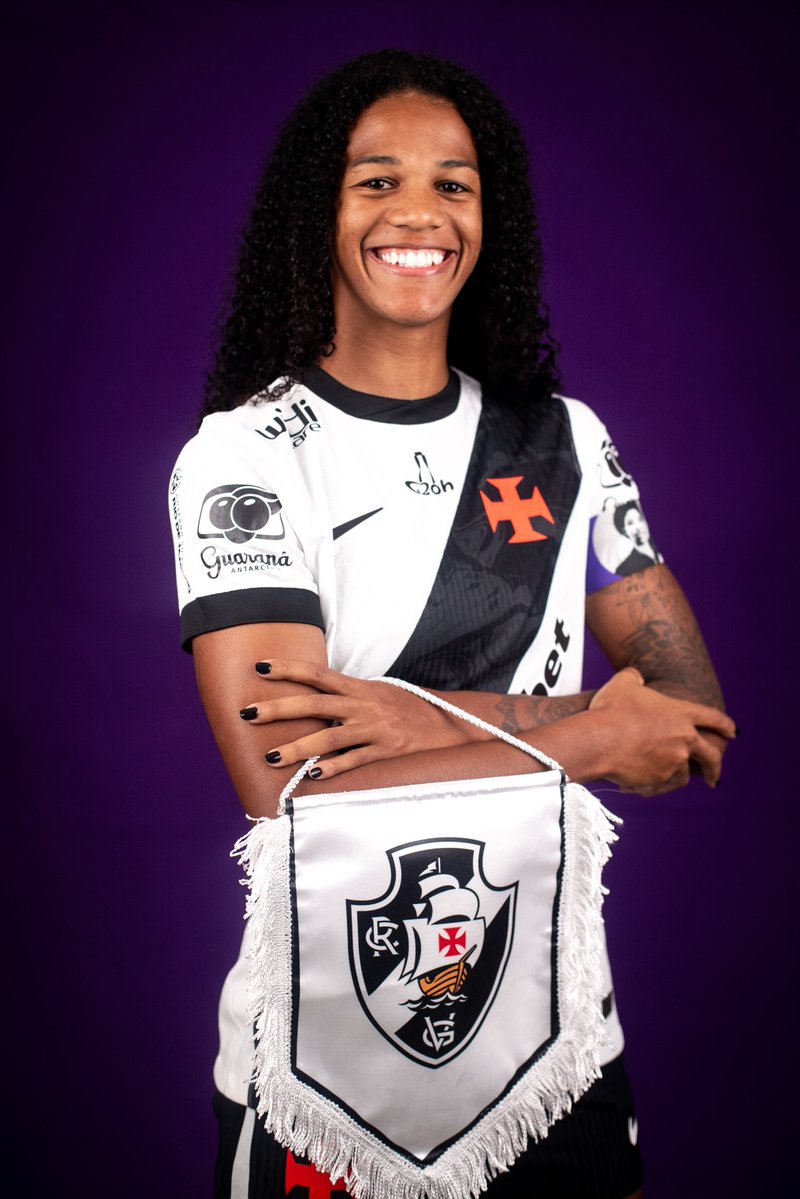 vasco_feminino's tweet photo. 𝙈𝙀𝘿𝙄𝘼 𝘿𝘼𝙔 📸

As #MeninasDaColina realizaram, nesta semana, mais um Media Day da temporada. Um momento dedicado à produção de conteúdos e materiais comerciais com nossas atletas.

Confira alguns clicks desse dia! 💢

📸: Dikran Sahagian | #VascoDaGama https://t.co/dxfMURnHdl