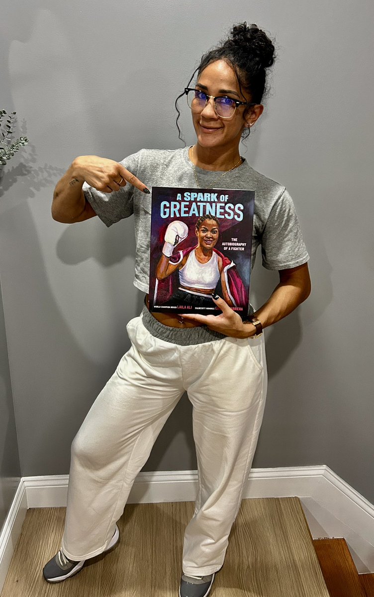 Serranosisters's tweet photo. Today I received a gift from the Baddest Female fighter to ever do it. My buddy 
@TheRealLailaAli her Book was gifted to me. She has the most impressive records in the game 24-0 21ko’s à la Mayweather 😉
She’s the Nicest boxing super star in the game. Loves to uplift 🙏❤️ https://t.co/TdiAJz5kGL