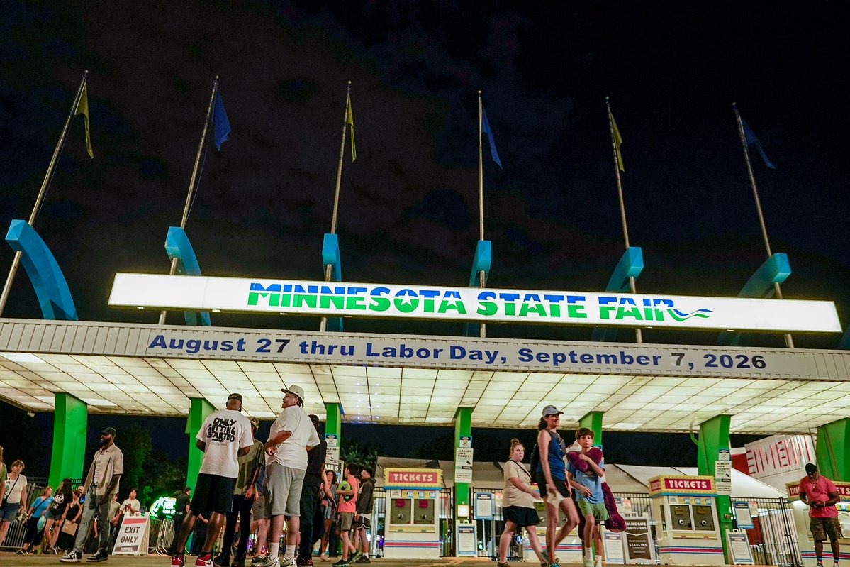 MNHouseInfo's tweet photo. βοΈ Nearly 10,000 fairgoers took this year's #mnhouse opinion poll at the Minnesota State Fair β see the results at Session Daily. https://t.co/zQ2RSVcAyK
#mnleg #mnstatefair https://t.co/u0Fw5FCj5j