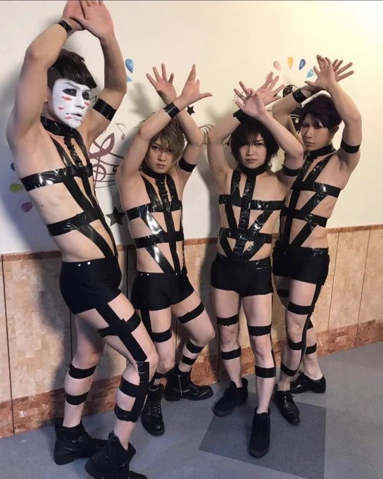 oppaopa0808's tweet photo. ガムテープの使い方

←NO
OK→ https://t.co/lk8ZntVWJw