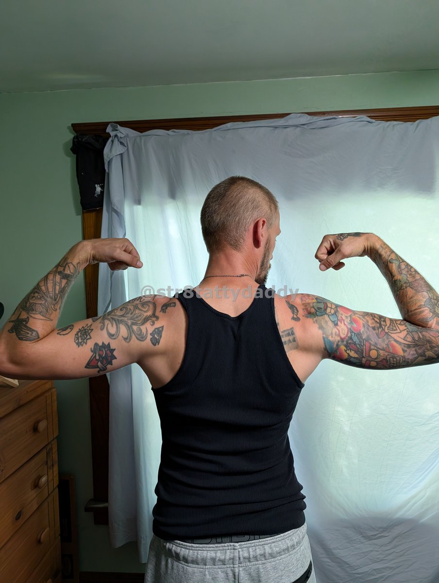 NeilCaffer97921's tweet photo. The gym is starting to pay off! What do you think? 🤔 https://t.co/tkXRRD0uyY